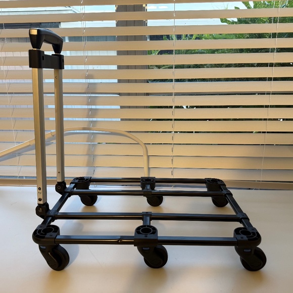 Katziela Luxury Rider Pet Carrier with Removable Wheels Double Telescopic Handle - Picture 12 of 15